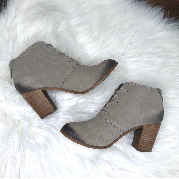 Toms Shoes - EUC Toms wedge heel ankle boots